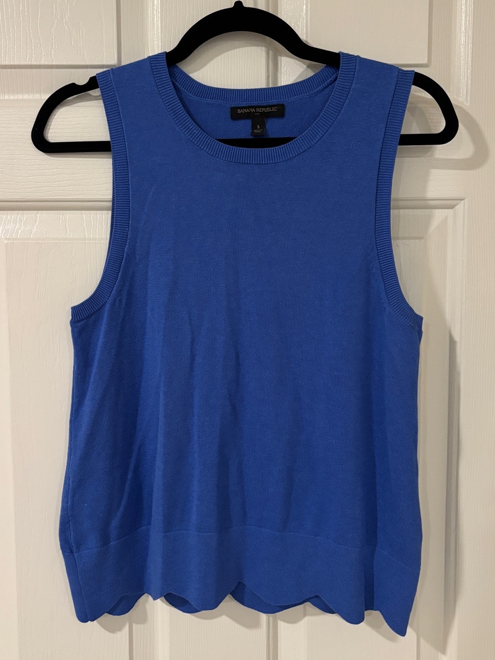 Banana Republic Royal Blue Sleeveless Scallop-Hem Knit Tank